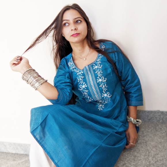 Women Blue Silk Kurta (Festival Special) - Picture 3 of 3